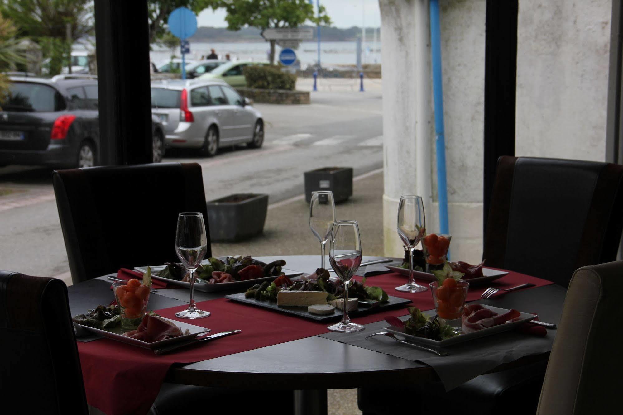 Hotel Restaurant La Voile - Le Dock'Er Locmariaquer Exterior foto